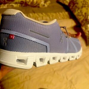 On cloud 5  3.0 running sneaker. Like new